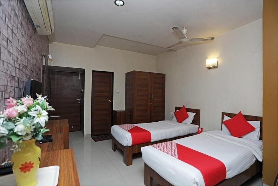 Fabexpress The Paradise Pune Exterior foto